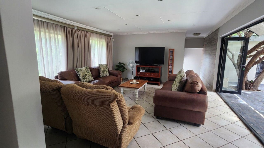5 Bedroom Property for Sale in Safari Gardens North West